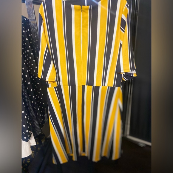 Peach Velvet Yellow Dress ,Blue stripes ,Tie in the front or back ,short sleeve - Picture 2 of 4